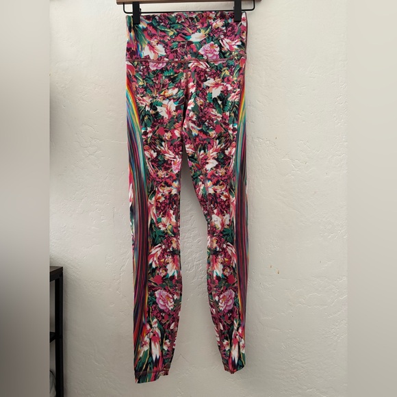 Lululemon Like New luxtreme Spectrum leggings size 6 - Picture 1 of 4